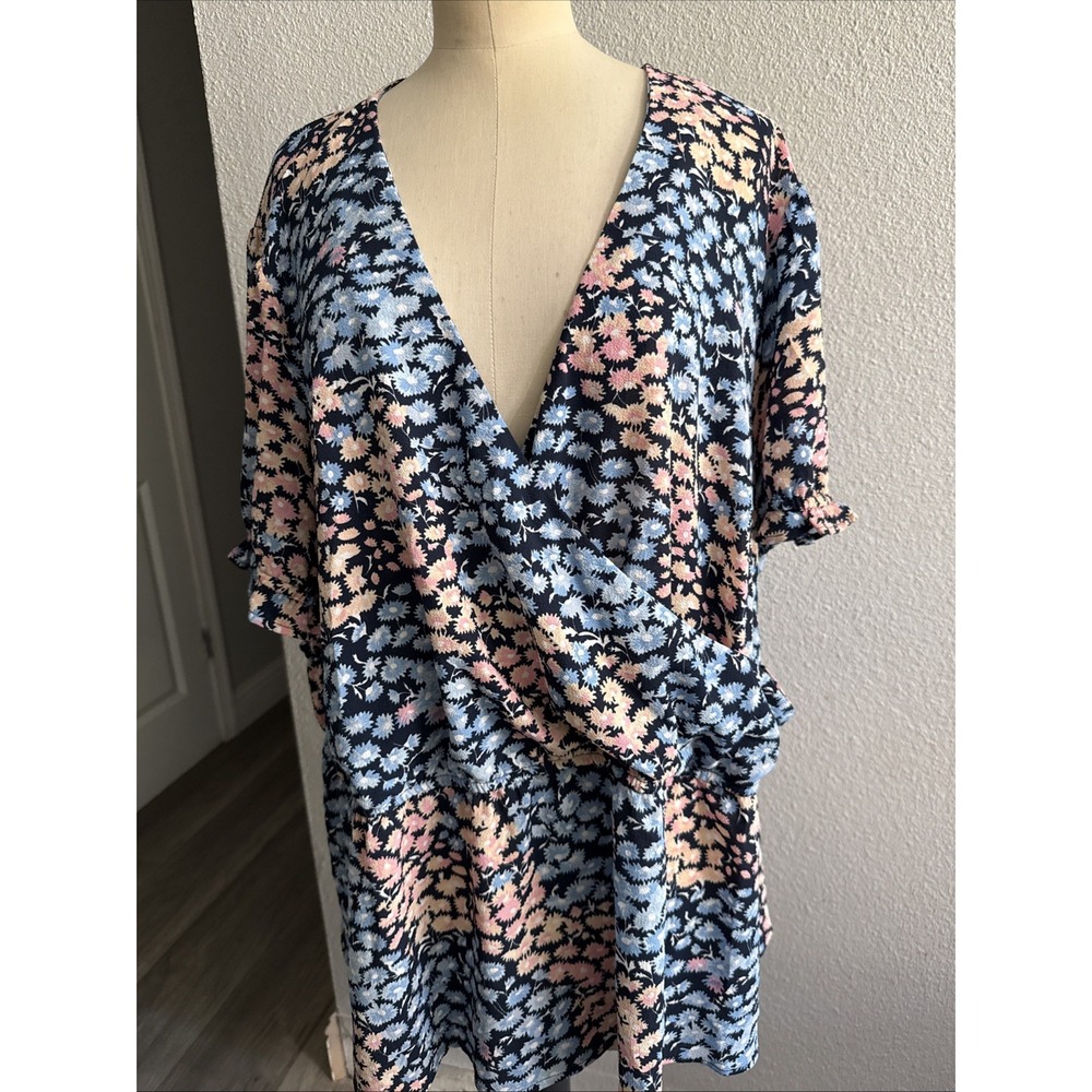 NWOT Lane Bryant Floral Faux Wrap V-Neck Top Women's Size 26/28 Blouse Shirt Top